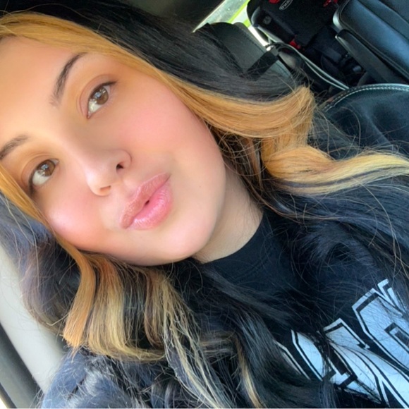 Meet your Posher, Chelsey - Picture 1 of 1